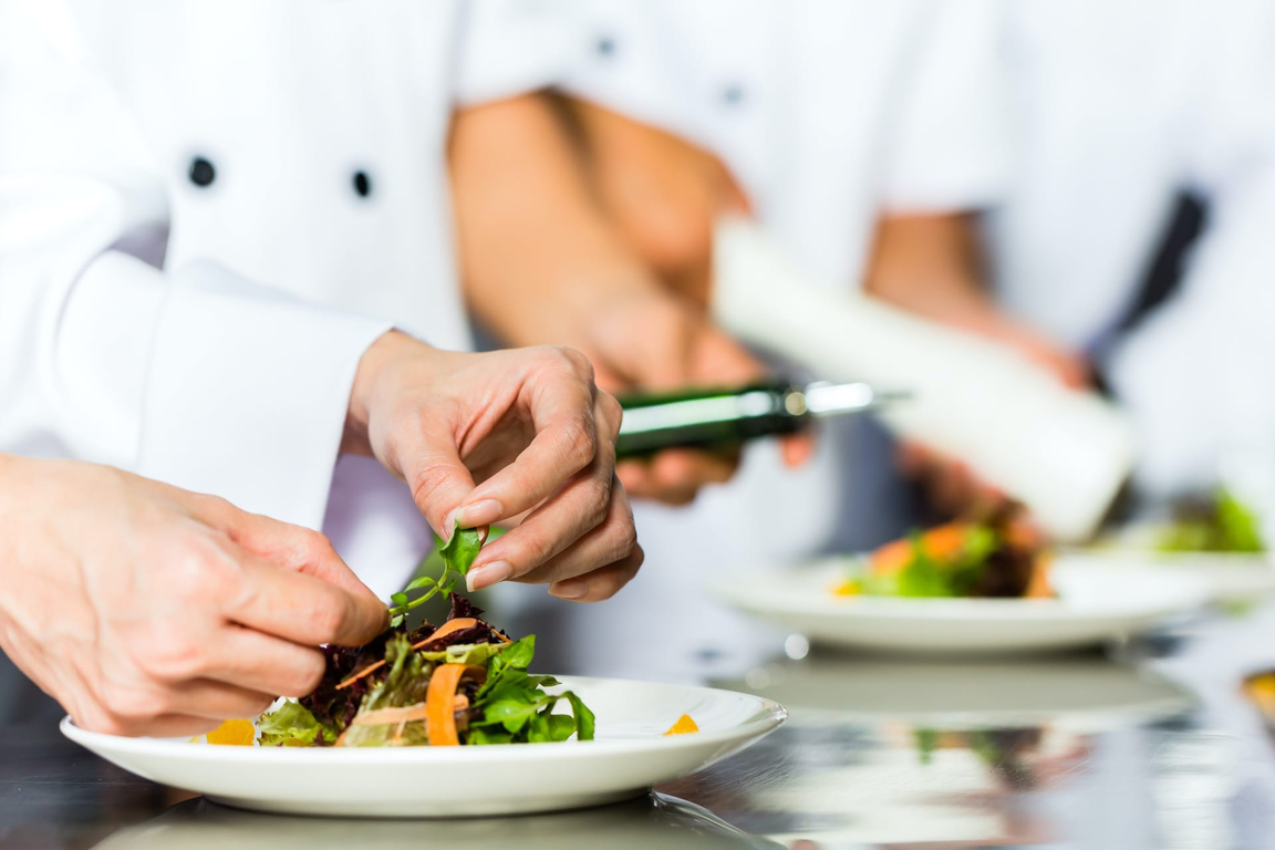 Küche im Pflegeheime in Hannover Landhaus Pflege und Wohnen, wo eigene Köche das Essen zubereiten
